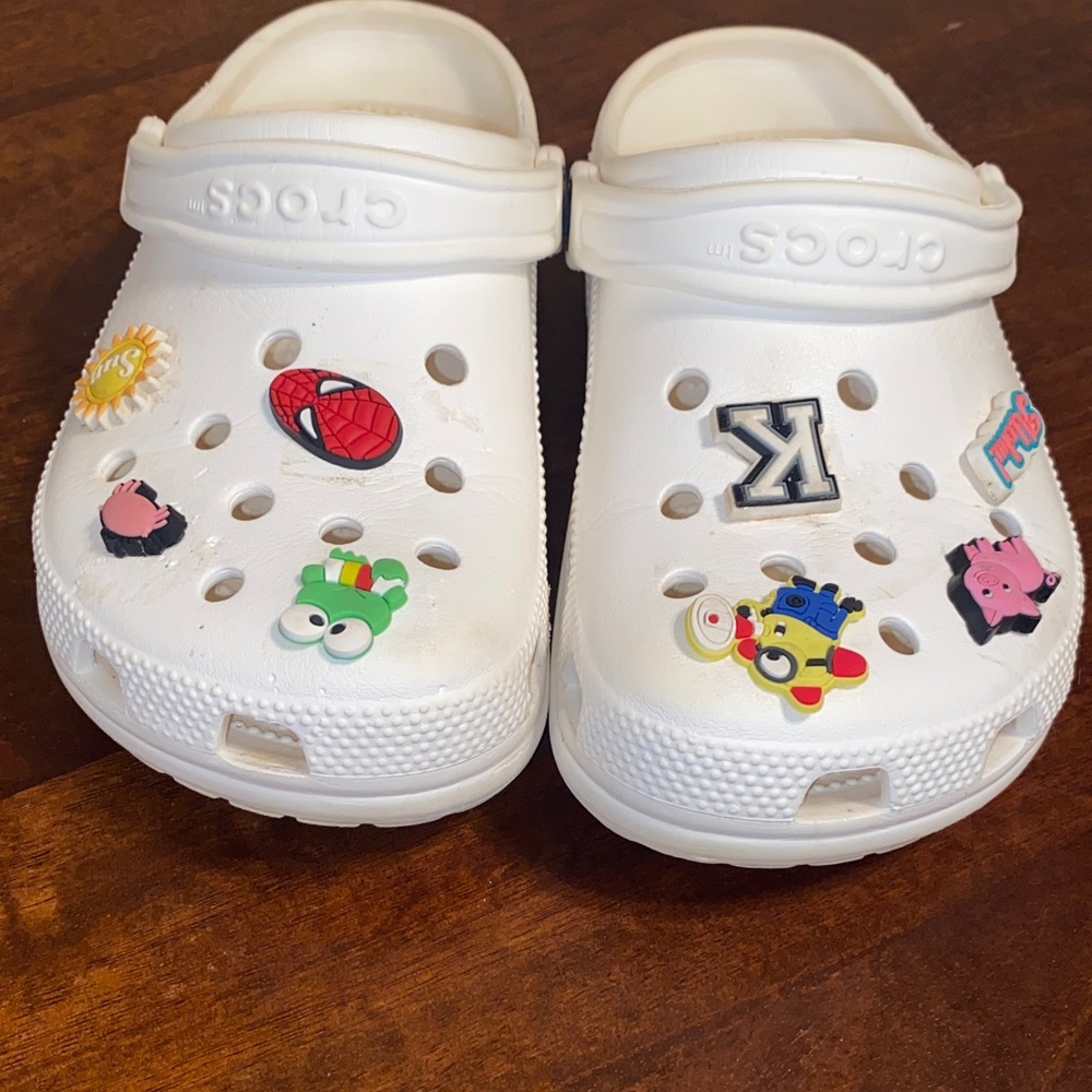 CROCS UNISEX White Sandals with Fun Charms